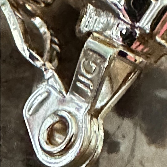 Vintage JJG 3 Stone Clip On Earrings - Picture 5 of 6